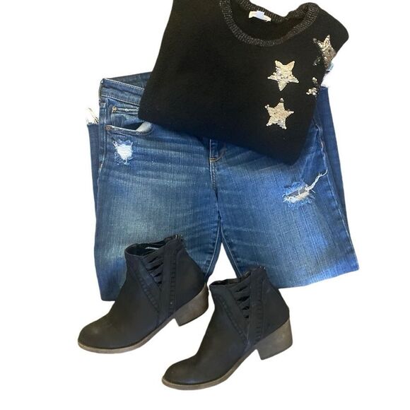 - $80 Riley & Rae Women's Black Sequin Star Long-Sleeve Crewneck Sweater M… - Picture 7 of 13